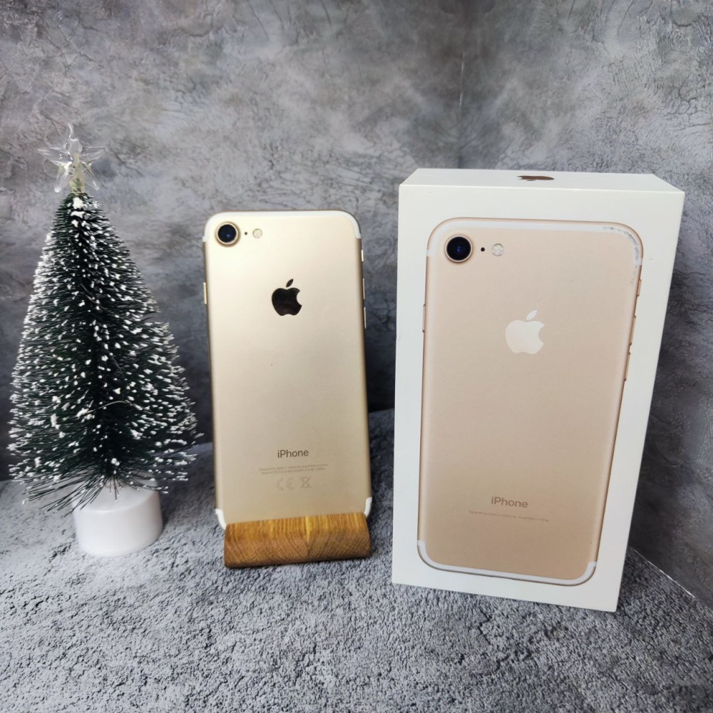 Смартфон iPhone 7 32Gb gold