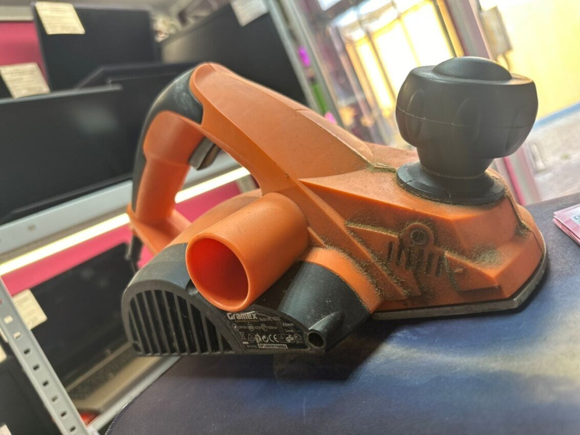 Рубанок Gramex HPL-1020C