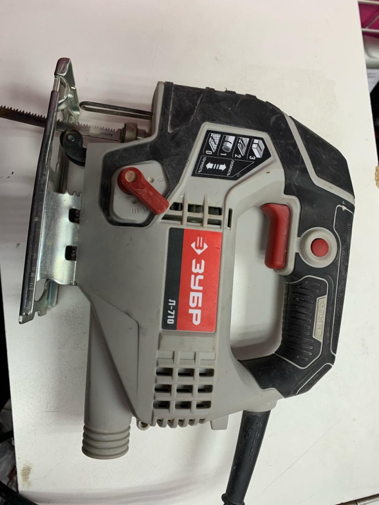 Лобзик Зубр Л 710