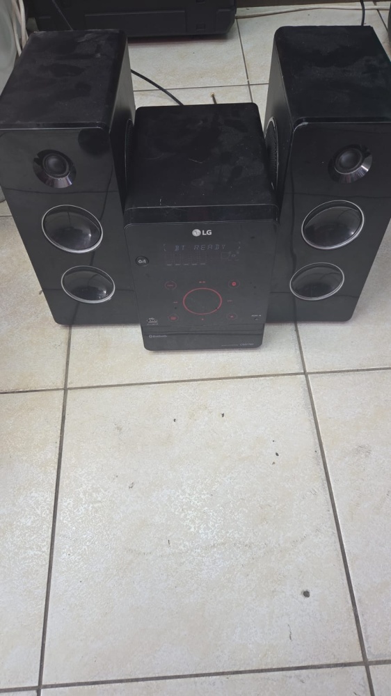 Музыкальный центр LG CM2760