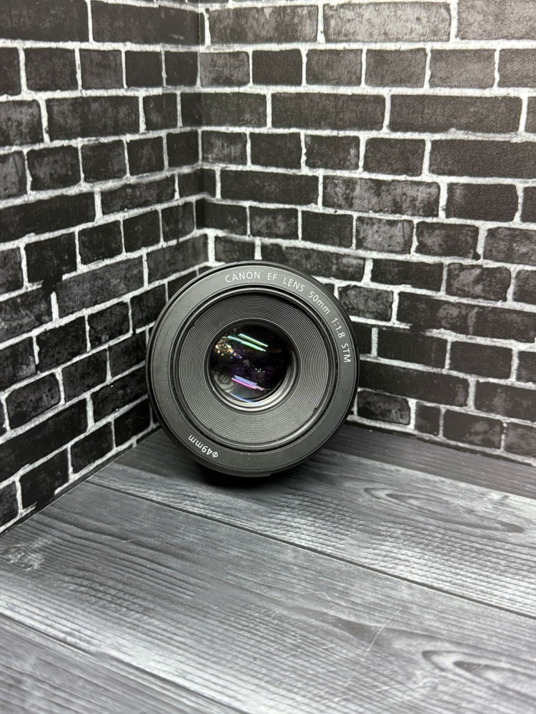 Объектив Canon EF Lens 50mm 1.8