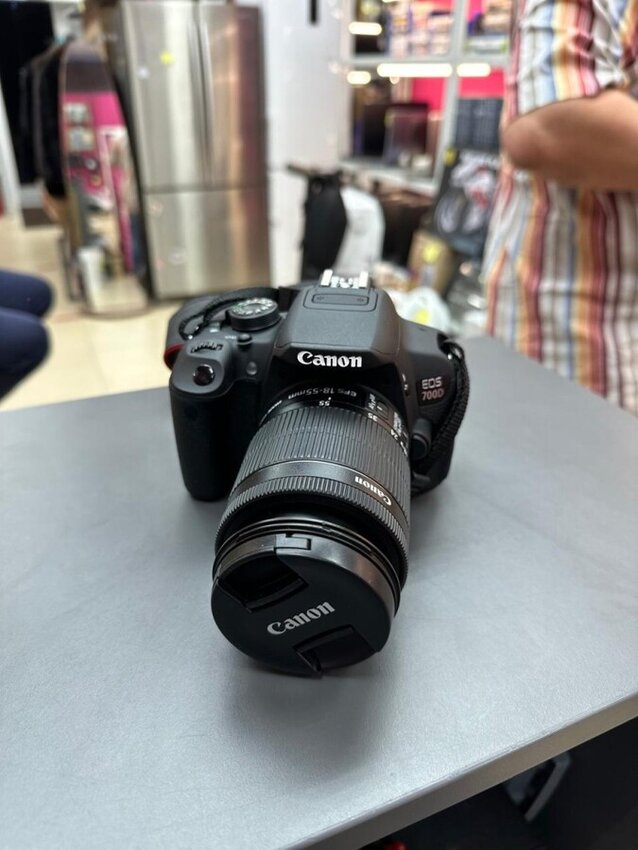 Фотоаппарат Canon eos 700d