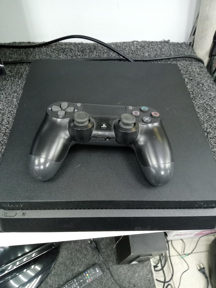 Игровая приставка Sony PlayStation 4 slim
