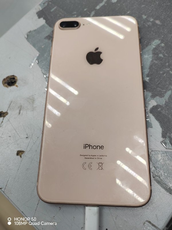 Смартфон iPhone 8+ 64 Gb