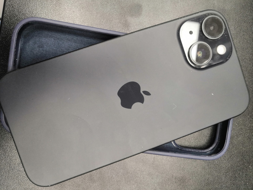 Смартфон iPhone 15 128