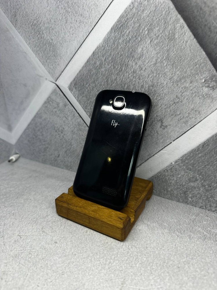 Мобильный телефон Fly