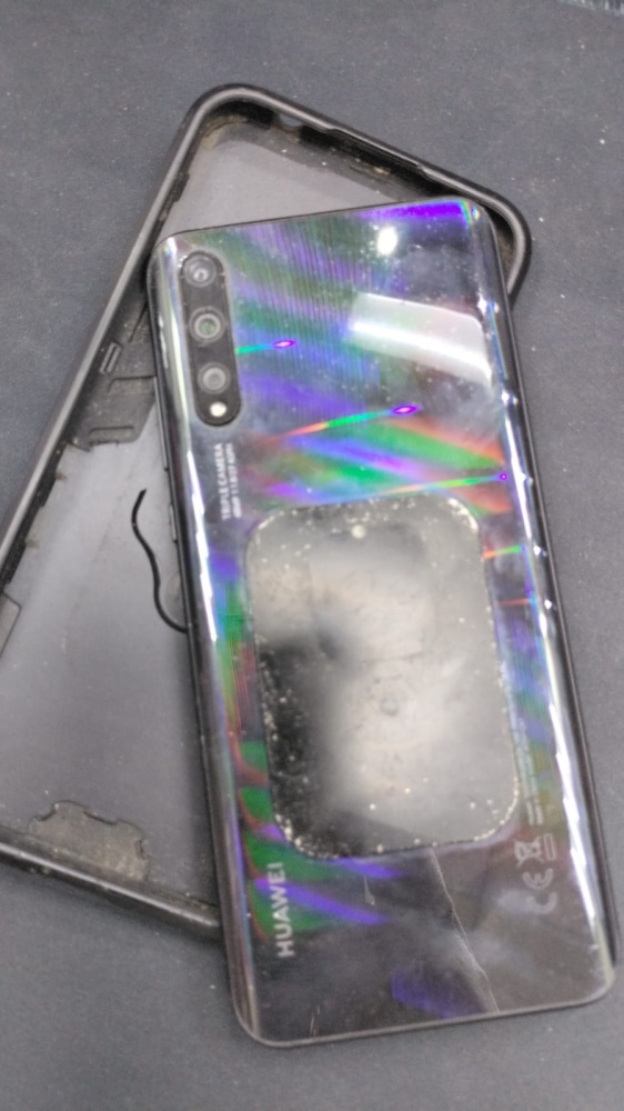 Смартфон Huawei Y8p 4/128