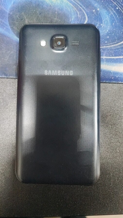 Смартфон Samsung J7 NEO