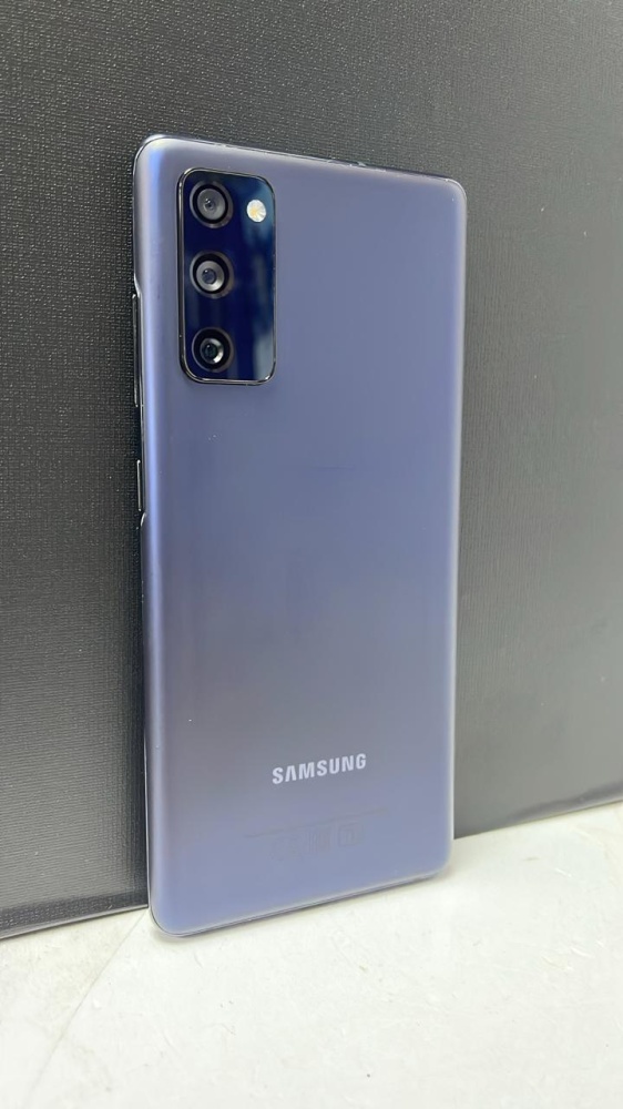 Смартфон Samsung S20 FE