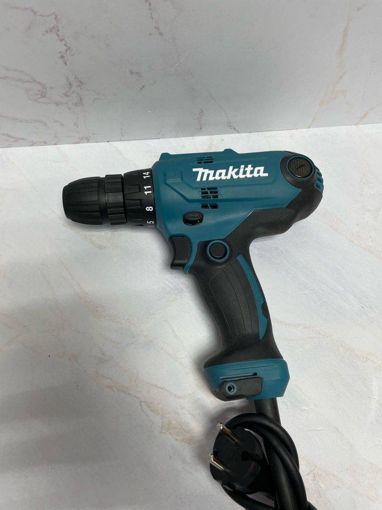 Шуруповерт Makita df0300