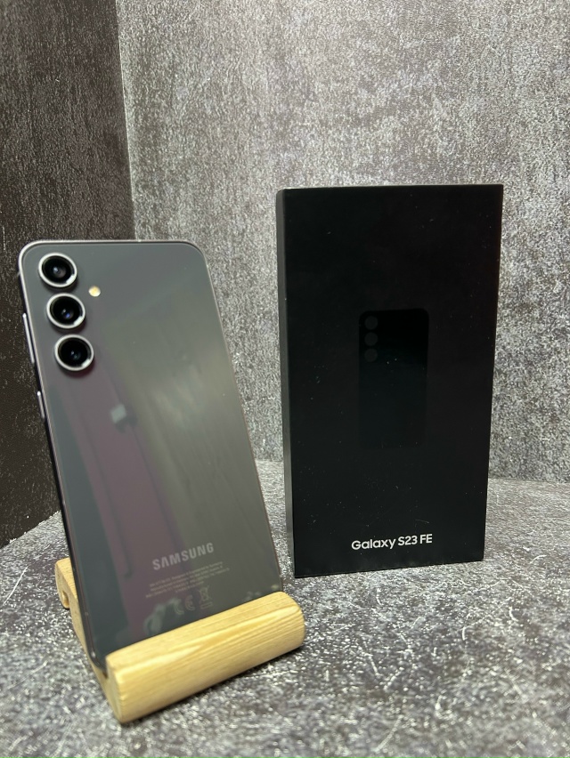 Смартфон Samsung S23 FE 8/256