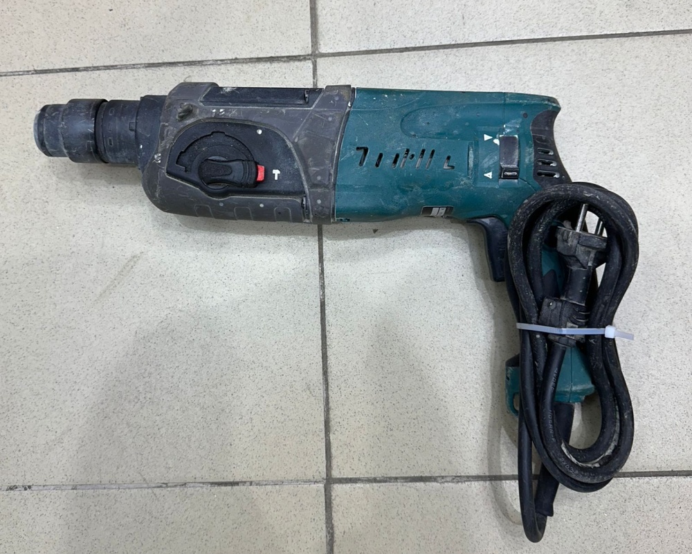 Перфоратор Makita HR 2470