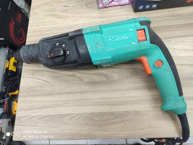 Перфоратор Sturm RH2526BR