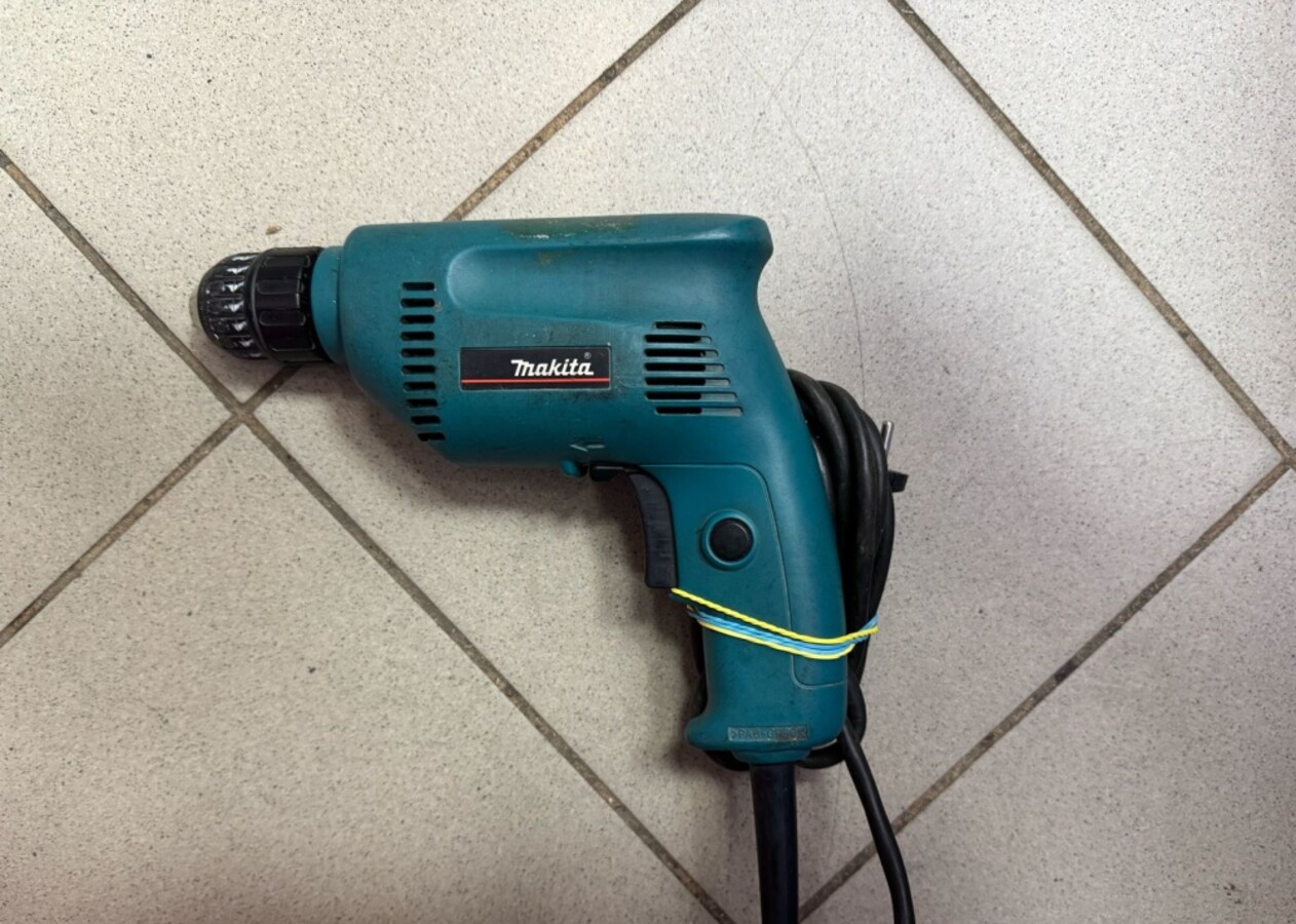 Дрель Makita 6410