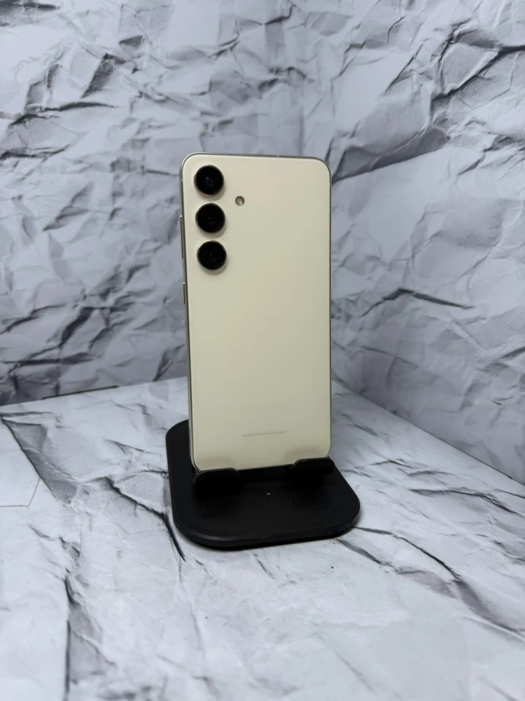 Смартфон Samsung S24 8/256