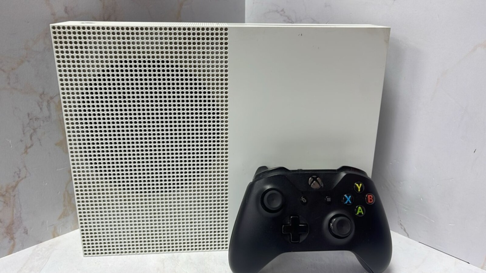 Игровая приставка XBOX ONE S 1Tb