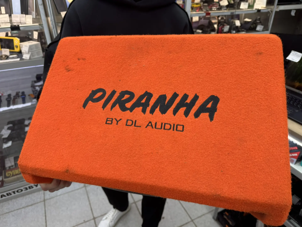 Автосабвуфер PIRANHA 12А . V.2