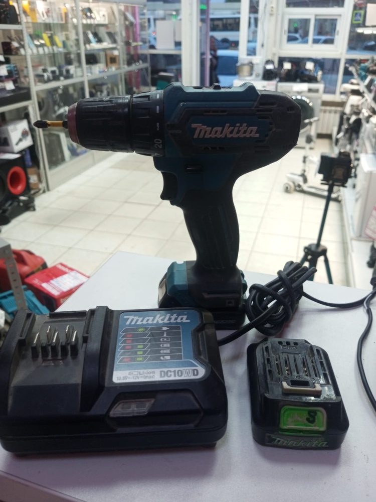 Шуруповерт Makita df333d