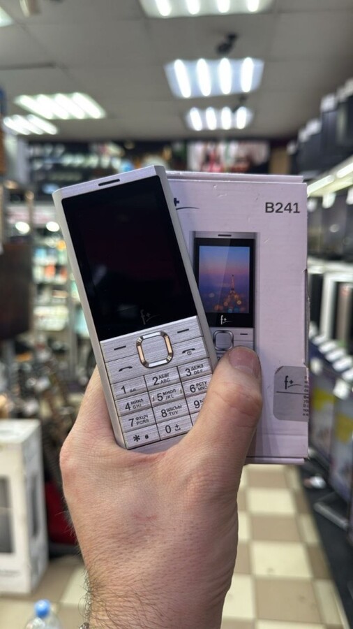 Мобильный телефон Fly B241