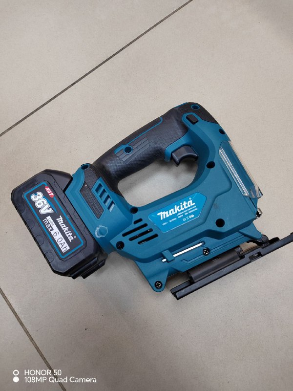 Лобзик АКБ Makita