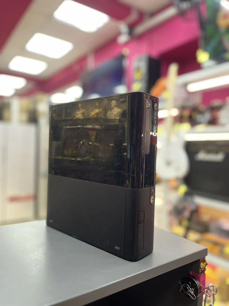 Игровая приставка XBOX 360 прошита