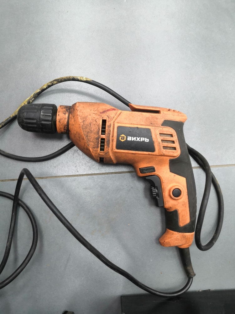 Дрель вихрь