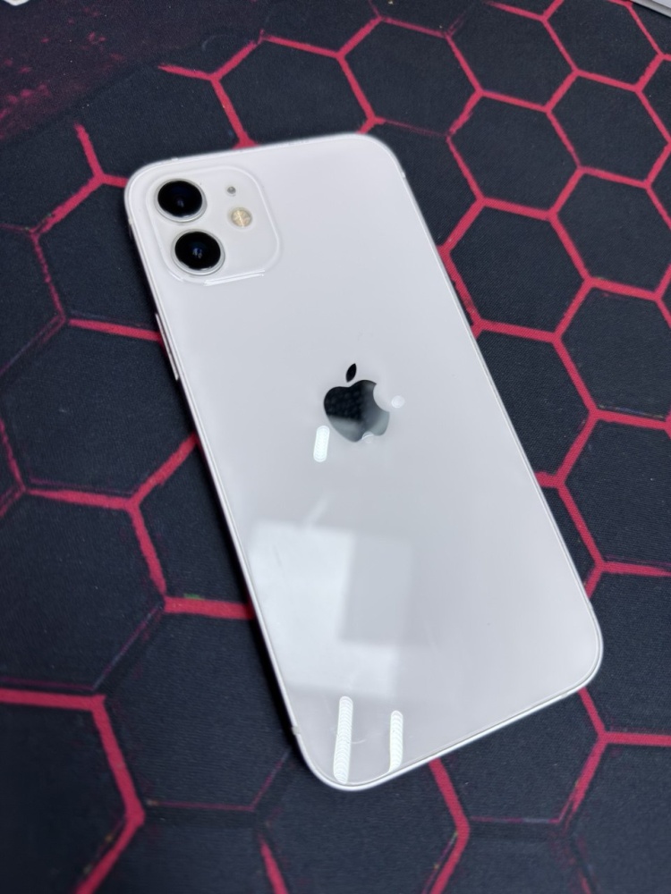 Смартфон iPhone 12 64 Gb