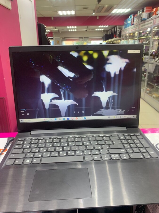 Ноутбук Lenovo IdeaPad 4/200гб