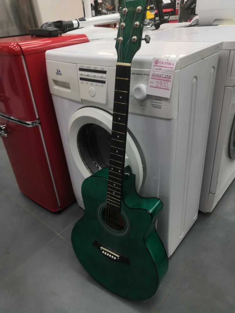 Гитара зеленая