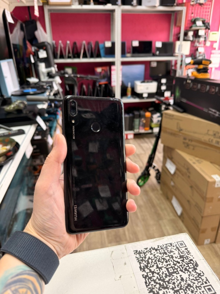 Смартфон Huawei Y7 (3\32)