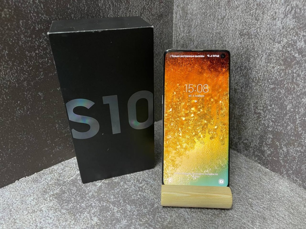 Смартфон Samsung S10 8/128