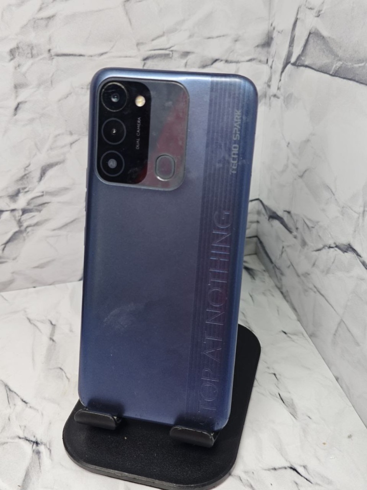 Мобильный телефон Tecno Spark 8c 4/64