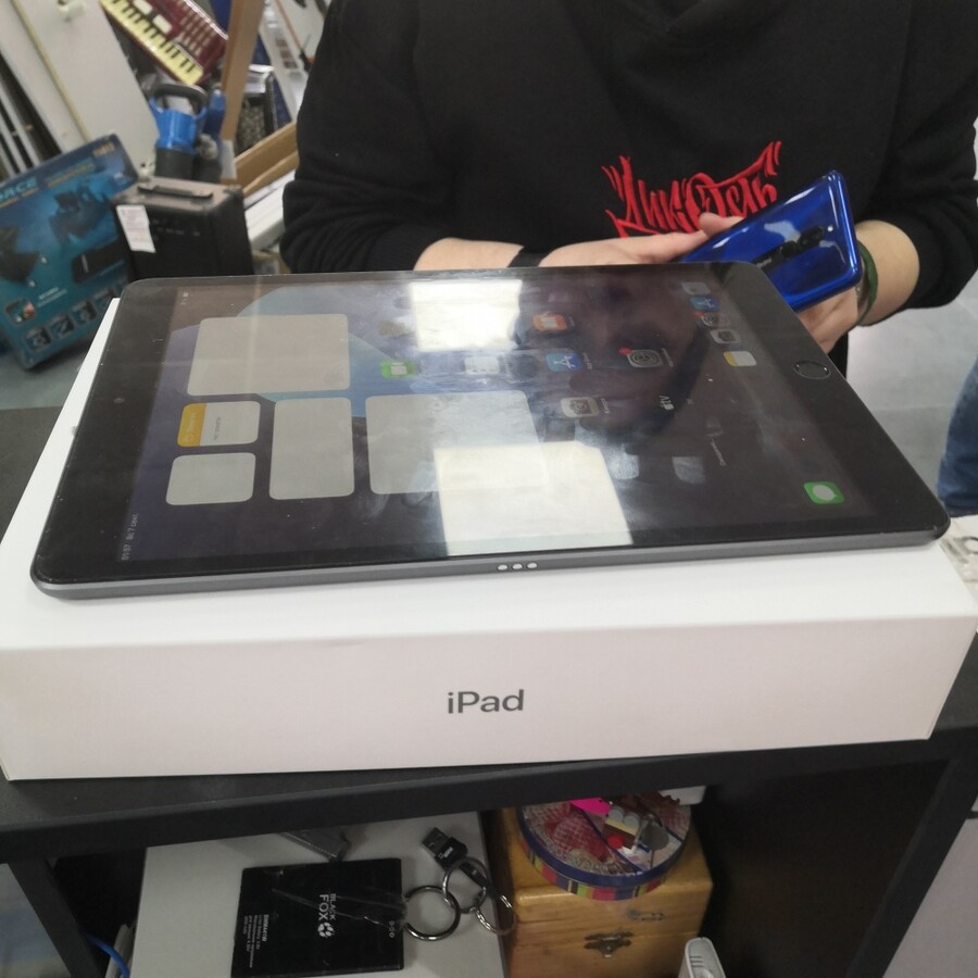 Планшет Apple iPad 9 поколения 64гб