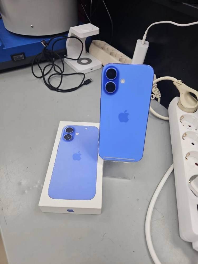 Смартфон iPhone 16 128