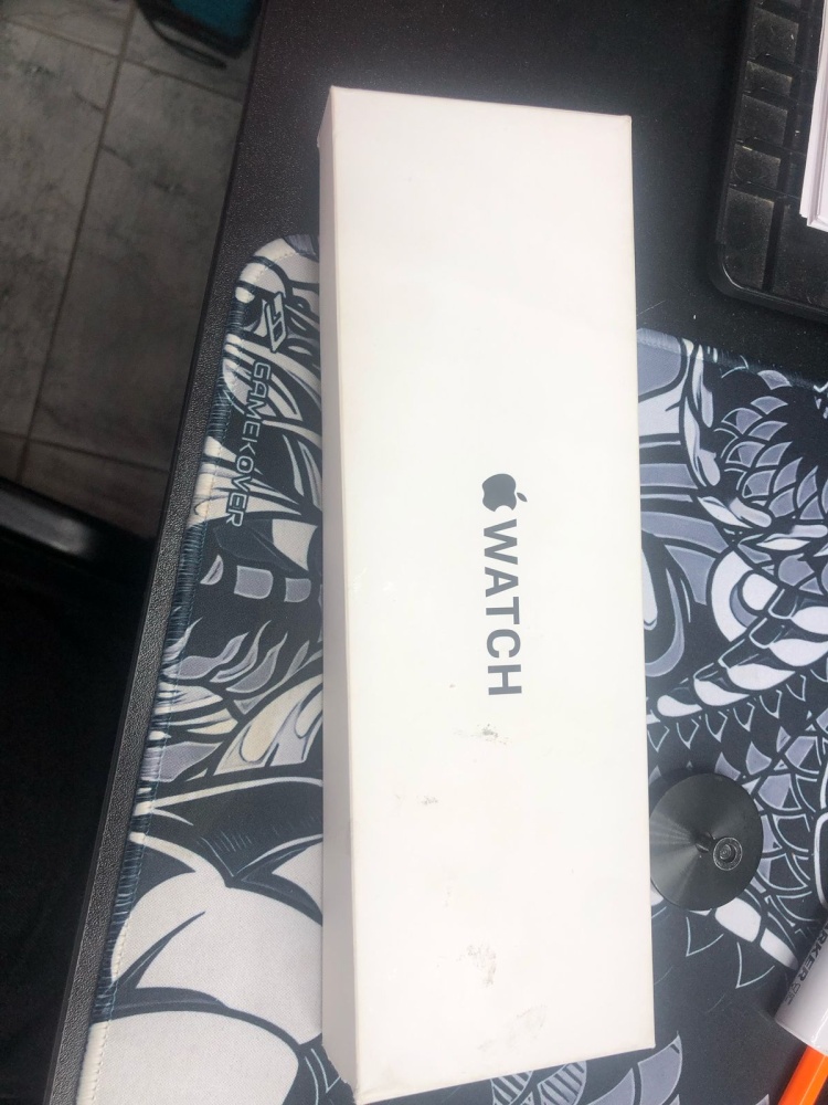 Часы Apple se gen 2