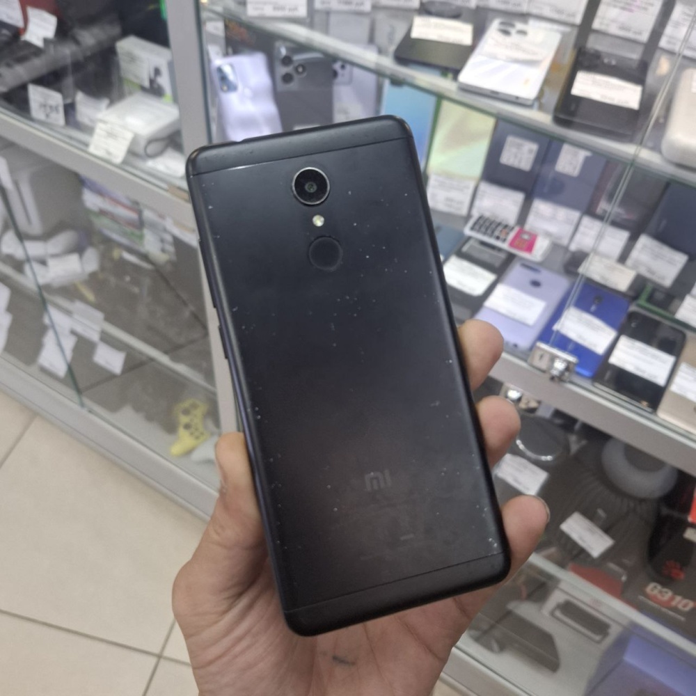 Смартфон Xiaomi Redmi 5 32