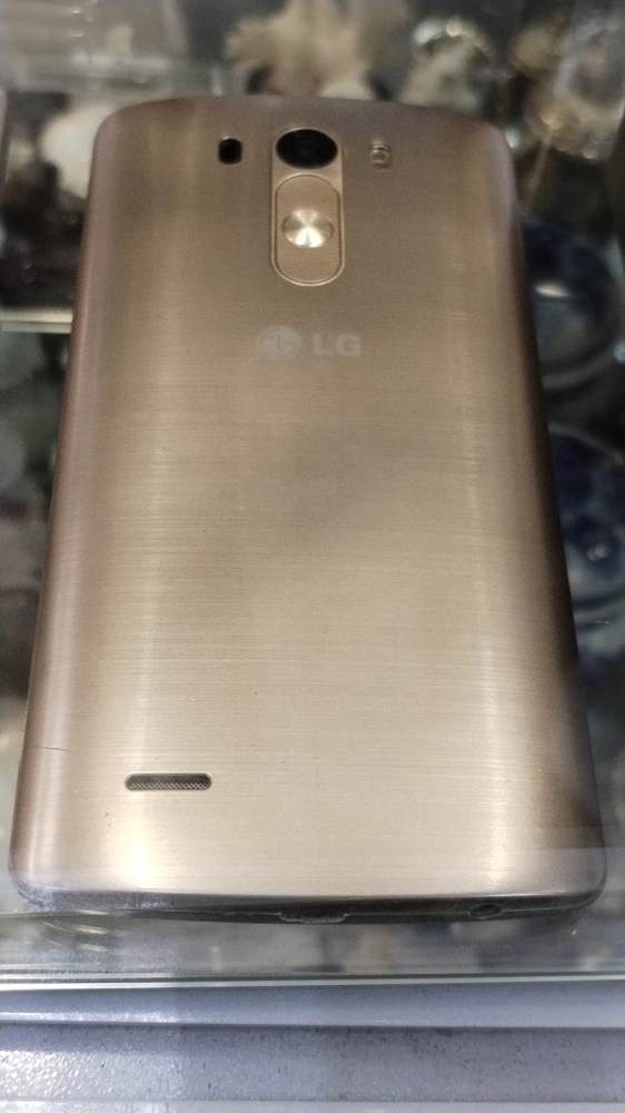 Мобильный телефон LG