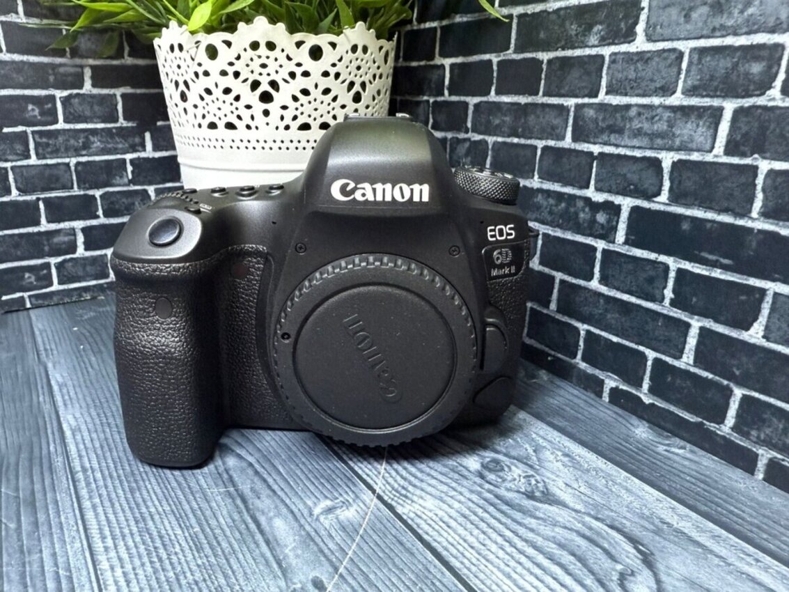 Фотоаппарат Canon 6D Mark 2