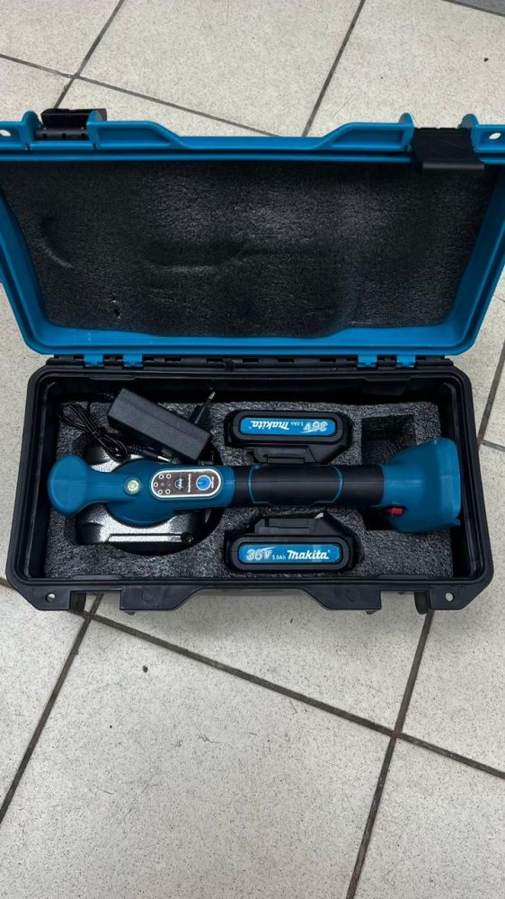 Виброприсоска Makita 36v