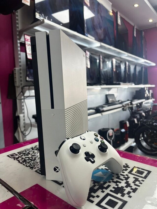 Игровая приставка XBOX ONE S