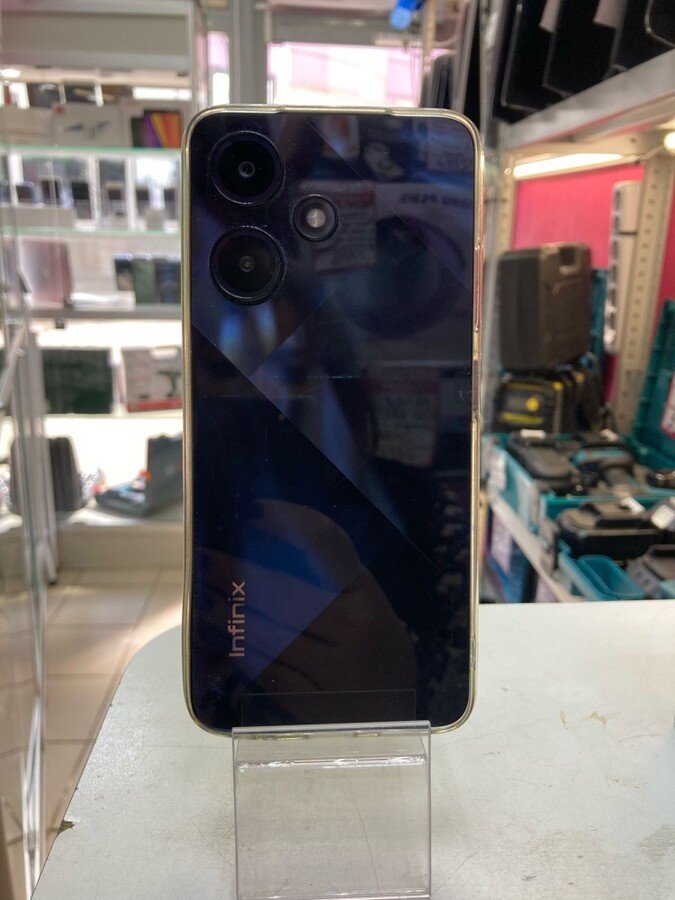 Мобильный телефон Infinix Hot 30i 4/64