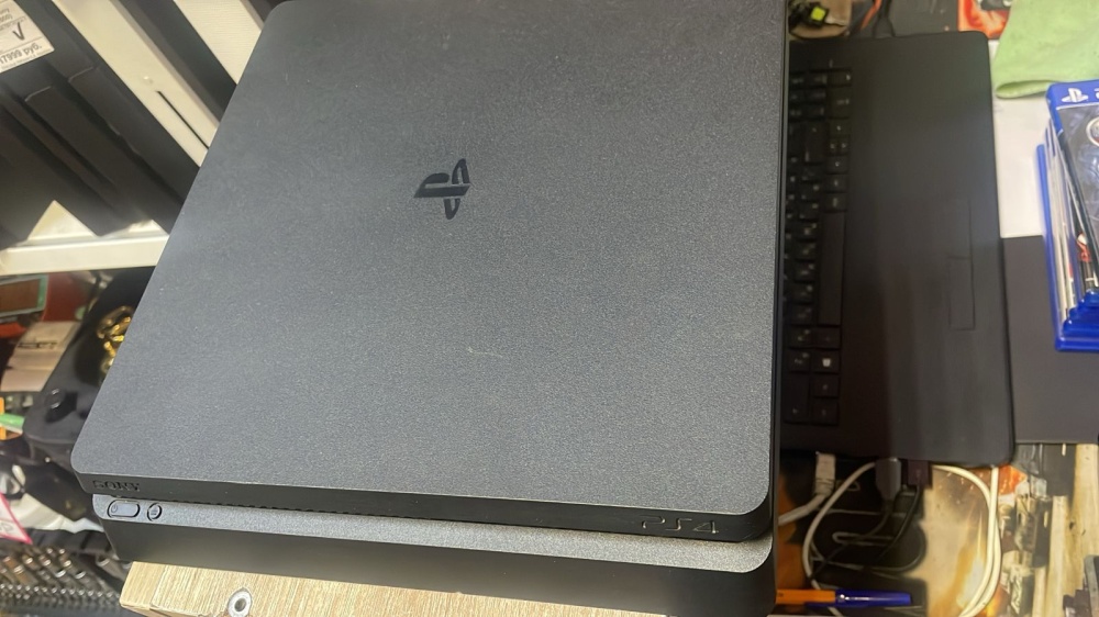 Игровая приставка Sony PlayStation 4 slim