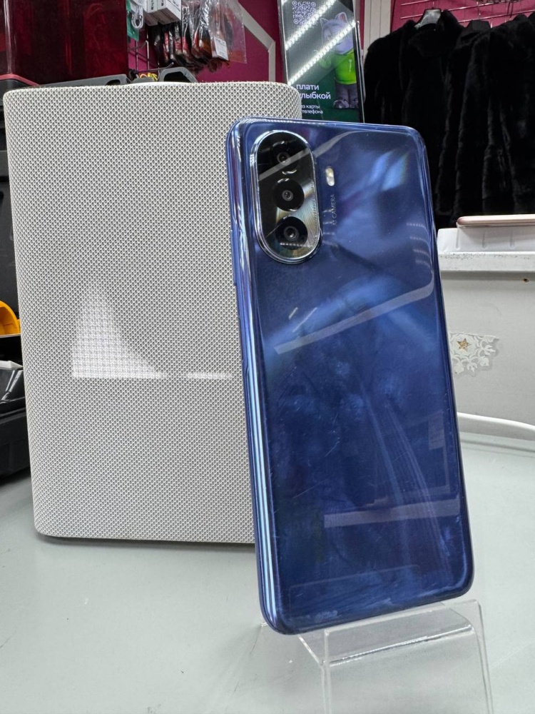 Смартфон Huawei Y70