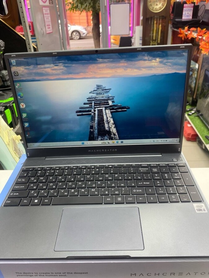 Ноутбук Machcreator one i3