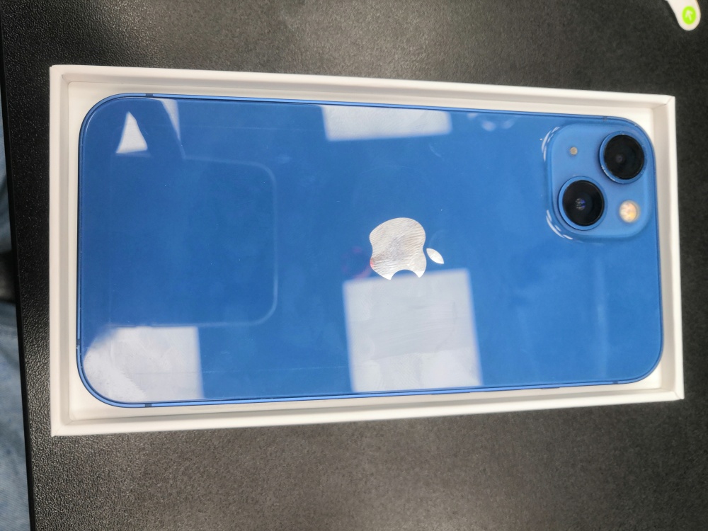 Смартфон iPhone 13 256 Gb