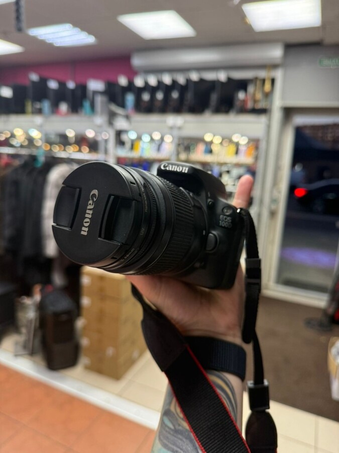 Фотоаппарат Canon 100D