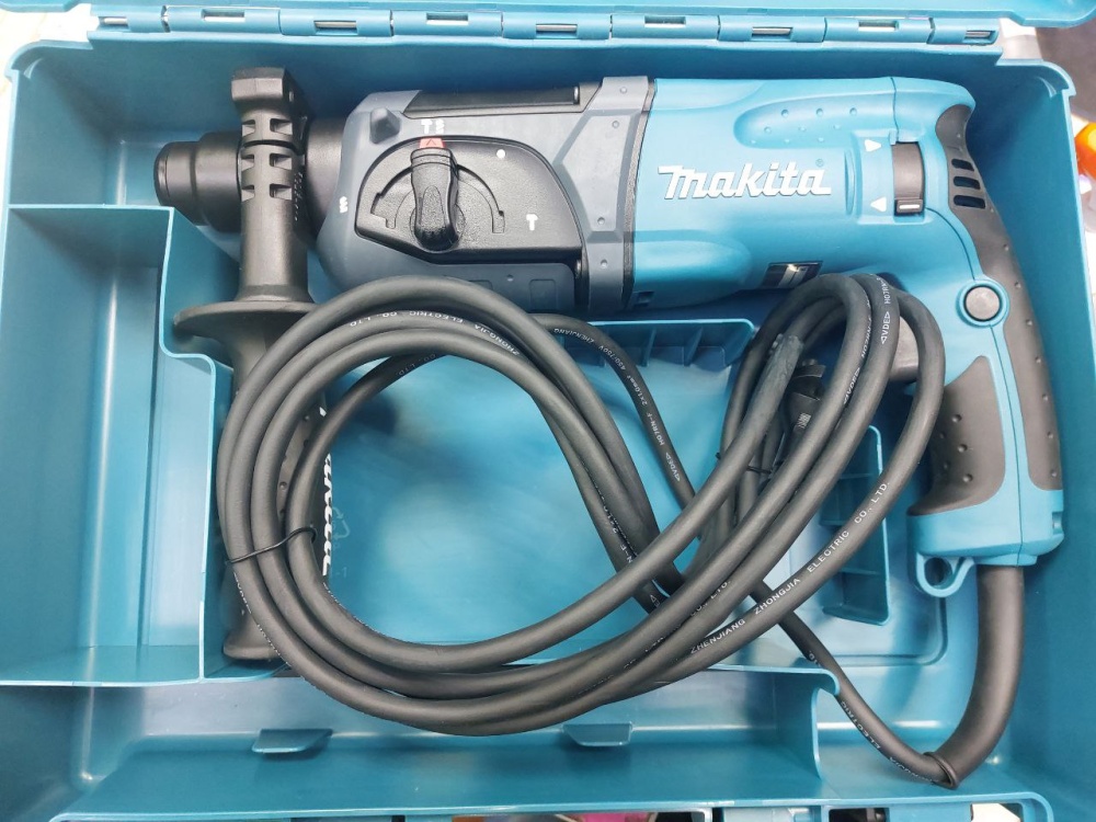Перфоратор Makita HR2470