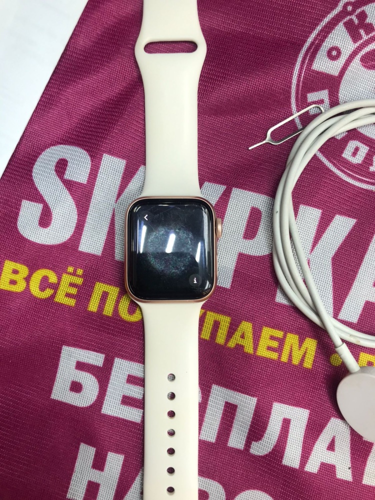 Часы Apple SE 40MM