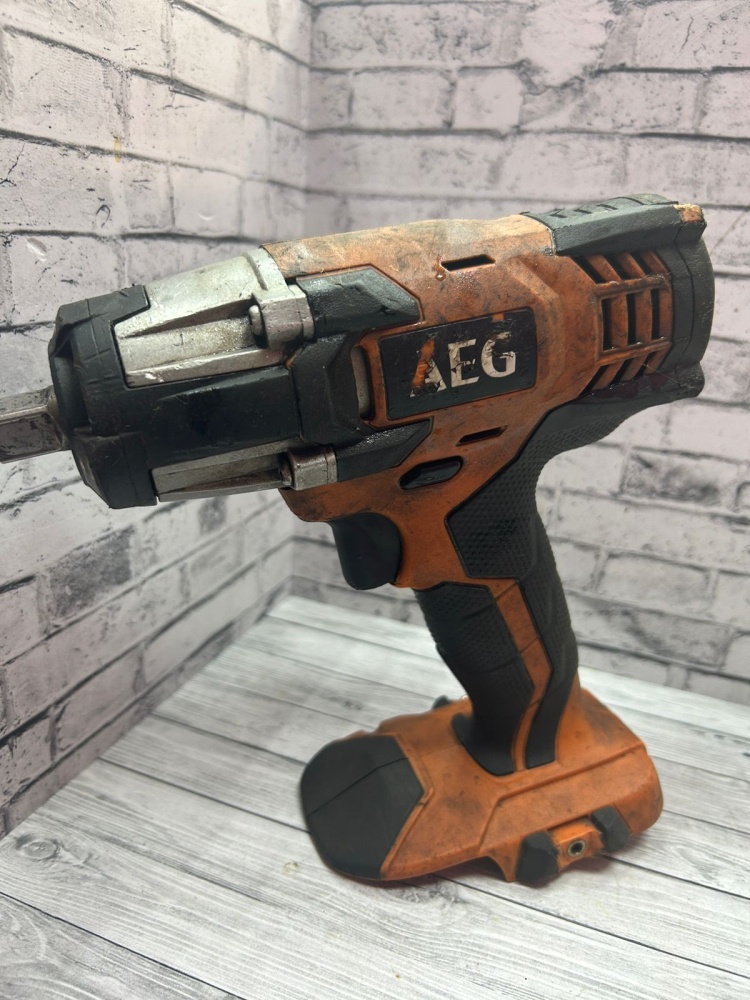 Гайковерт AEG dss18c12z