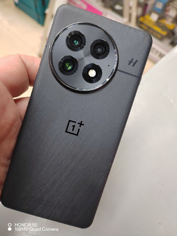 Смартфон OnePlus 13